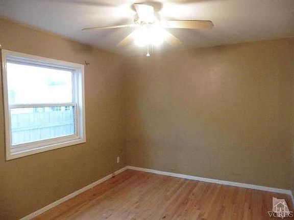 2nd image of 857 Arbor Ave