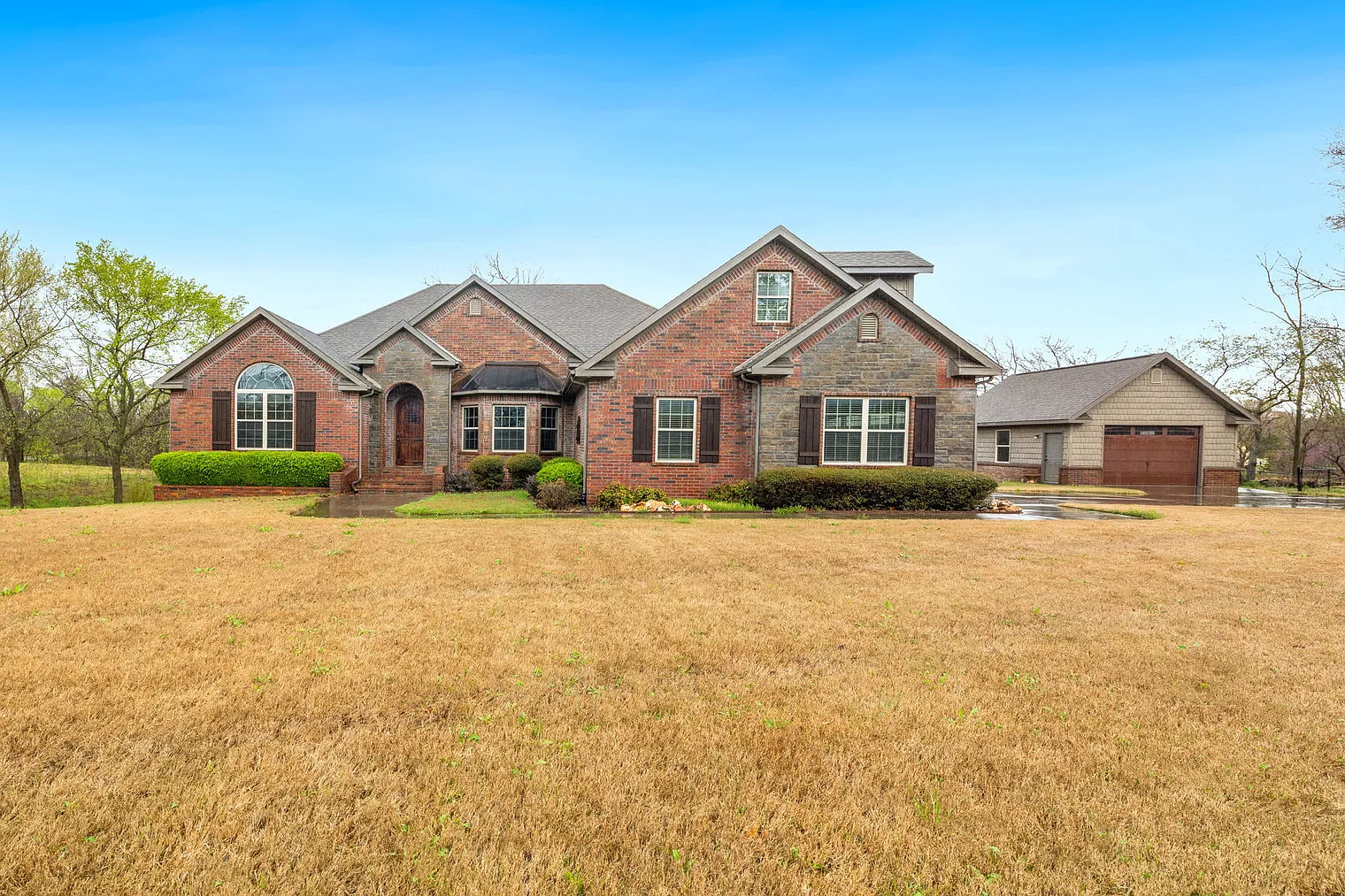 5 bed, 4.0 bath, 4585 sqft, $6,789 — Photo 4