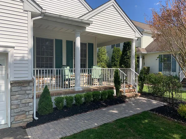 28 Barberry Dr, Ocean, NJ 07712