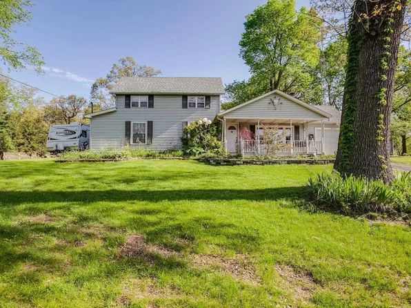 8740 E 150 S, Knox, IN 46534