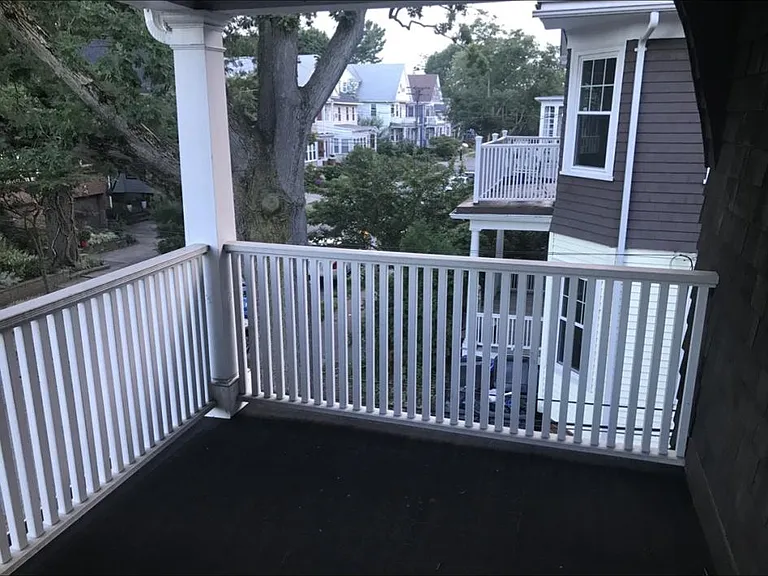 54 Burlington St — Photo 4