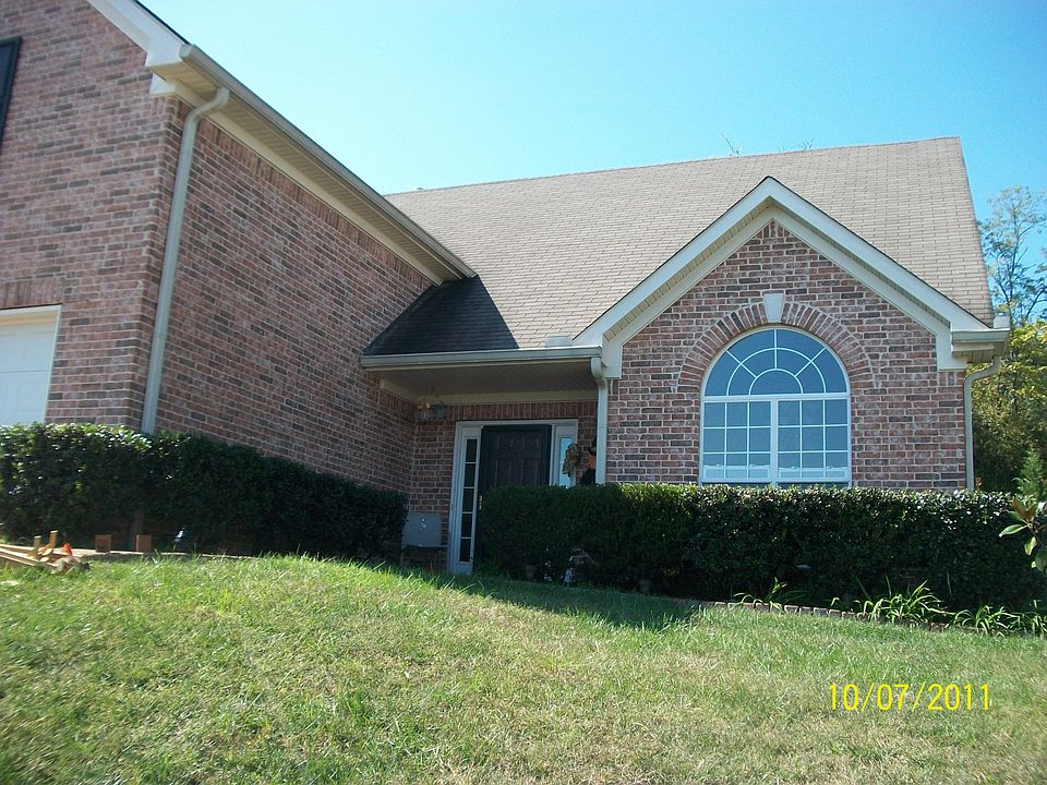 2nd image of 909 Glenridge Ln