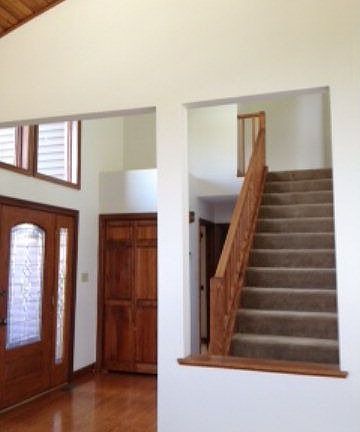 3rd image of 221 Clayburne Blvd