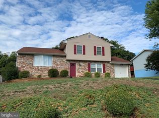 10314 Meadowview Dr, Fredericksburg, VA 22408