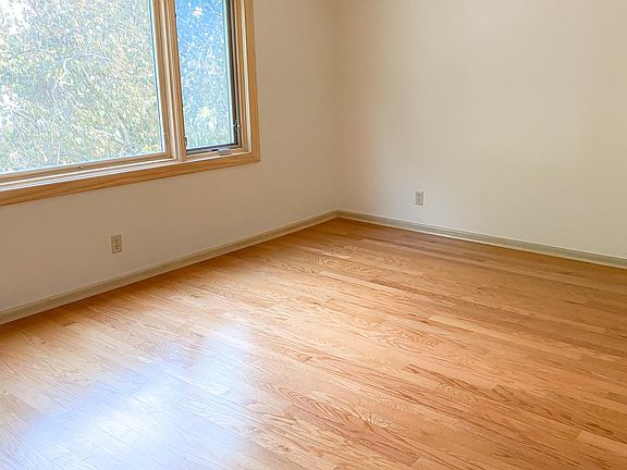 4th image of 3113A W Drury Ln