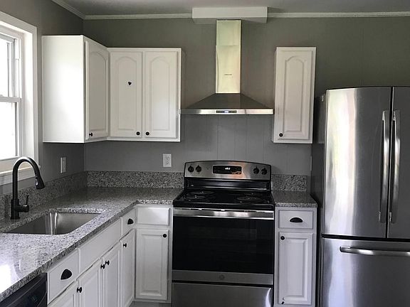 3rd image of 334 Hawkins Rd