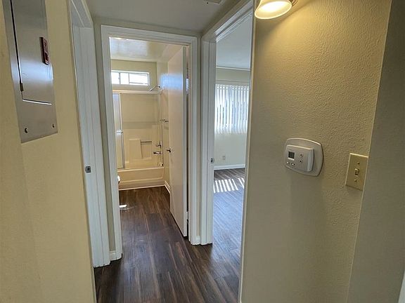 4th image of 2700 W Victory Blvd APT 105