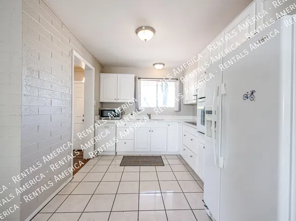12402 N Pebble Beach Dr, Sun City, AZ 85351