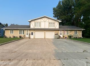 1310 3rd St, Langdon, ND 58249