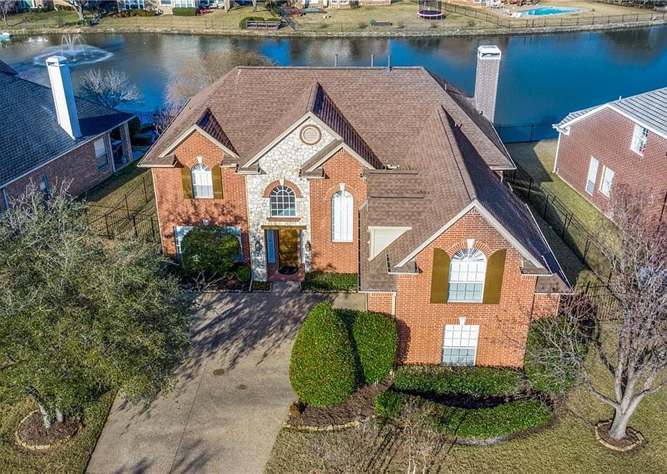 1st image of 311 Cove Dr