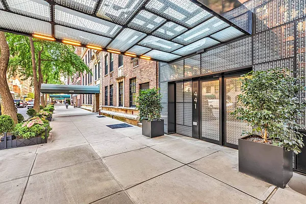 Sold by Sotheby's International Realty | media 10