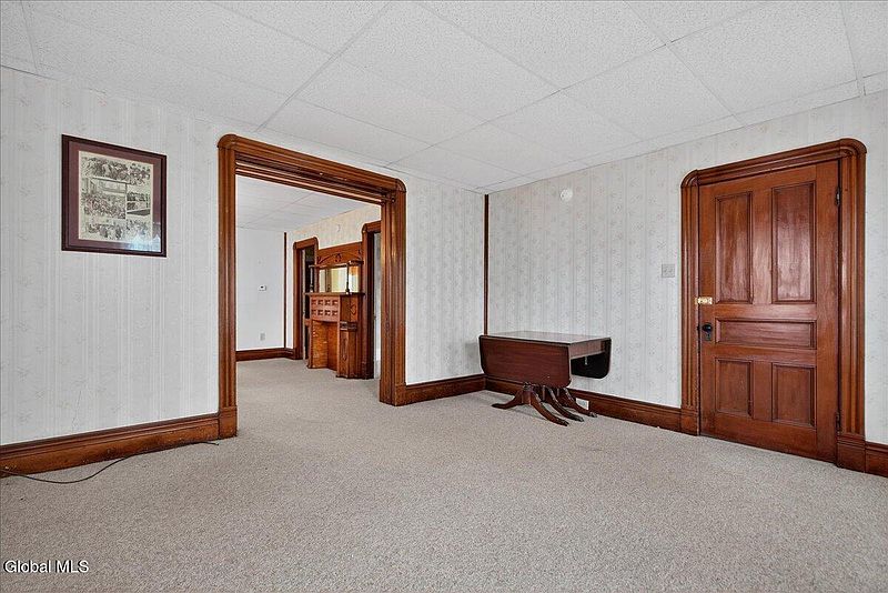 4th image of 20 Saratoga Avenue