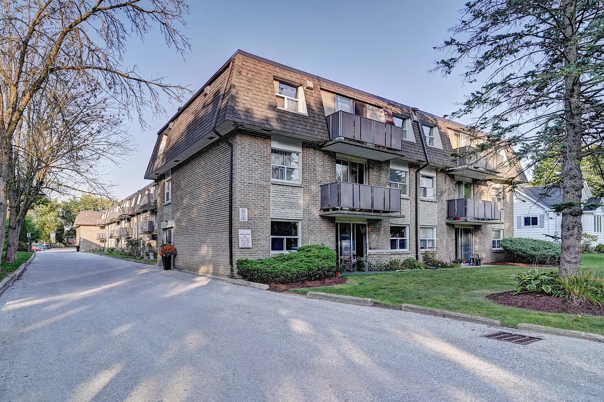 Building Photo - 156 Egremont St N