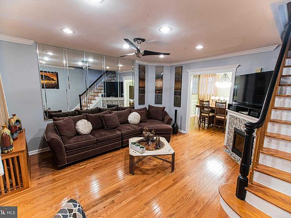 4th image of 6511 N Smedley St