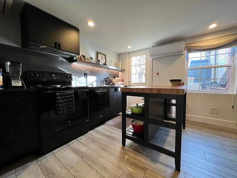 333 S 13th St #3 — Photo 2