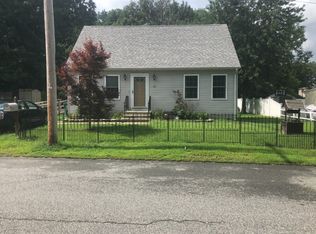 27 Roberta Ave, Woonsocket, RI 02895