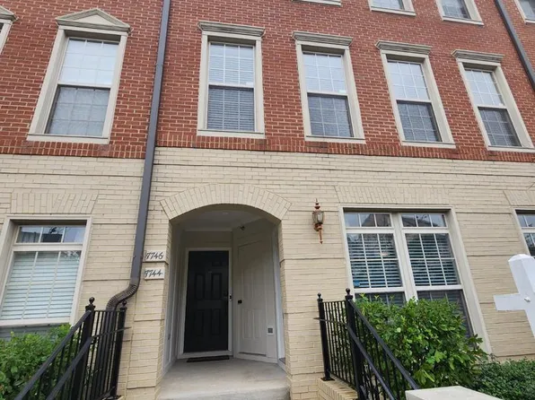7744 Cedar Branch Dr, Gainesville, VA 20155
