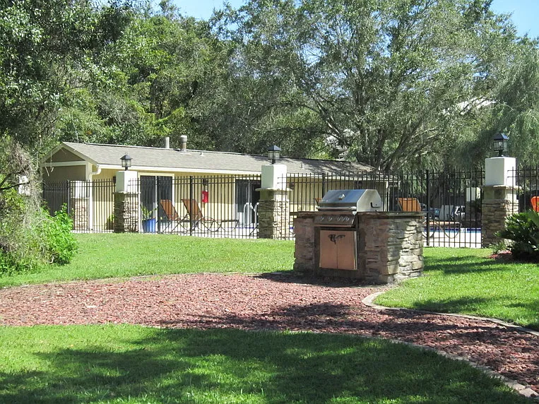 Stone Creek Apartments — Photo 11