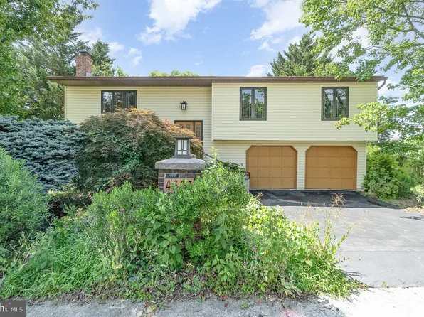 4303 Kentucky Dr, Harrisburg, PA 17112
