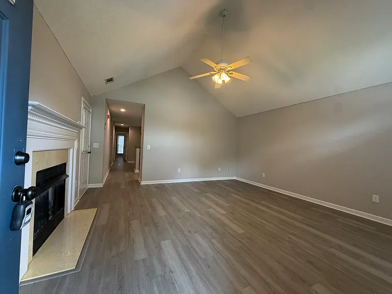 108 Linda Kay Ct — Photo 4
