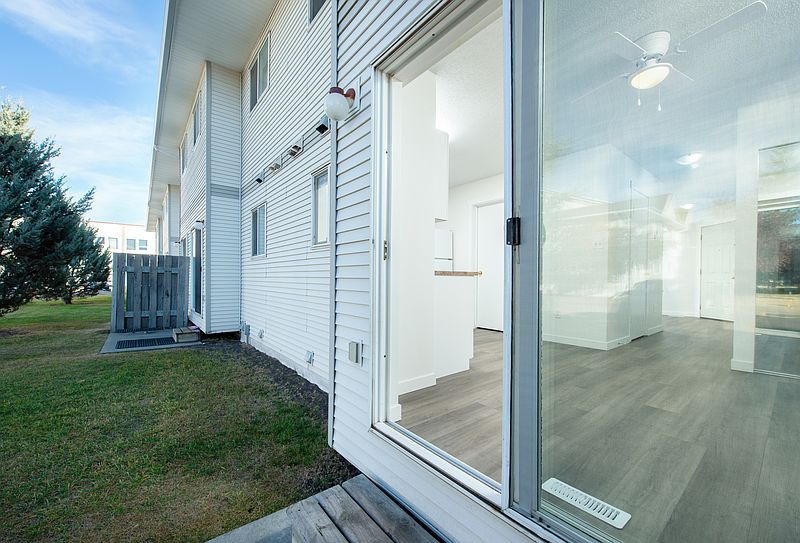 Spruce Grove Apartment for rent - 2 Bedrooms — photo 60