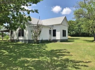 412 S Cleveland, Meridian, TX 76665