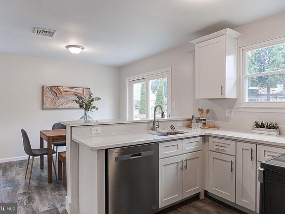 5th image of 106 Fishermans Ln