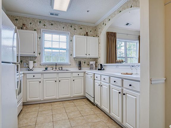 3rd image of 6015 Catalina Dr. #431