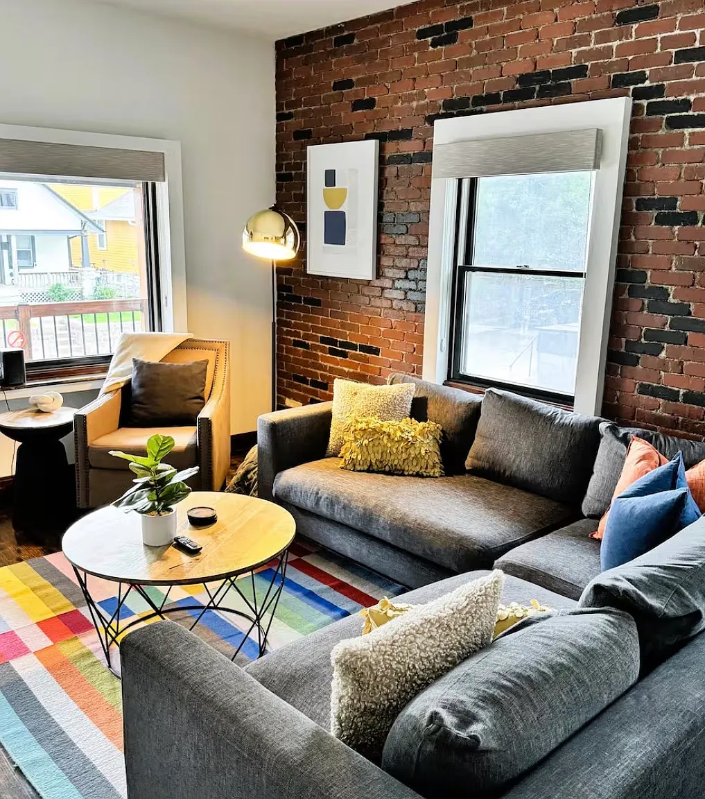 3 bed, 1260 sqft, $4,200 — Photo 1
