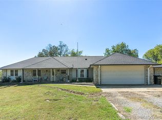 8366 E Winchester Ave, Claremore, OK 74019