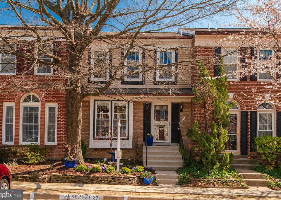 1st image of 6131 Wellington Commons Dr
