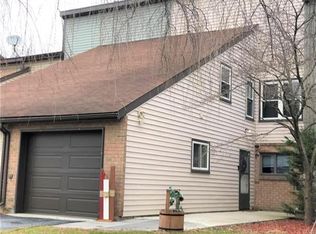 341 Parkside Dr, Macungie, PA 18062