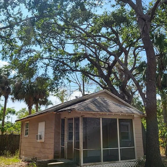 230 Delray Ave #B — Photo 1
