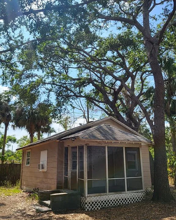 230 Delray Ave #B