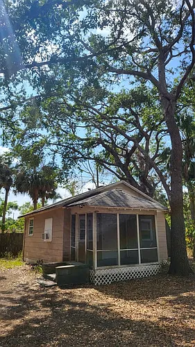 230 Delray Ave #B Photo 1