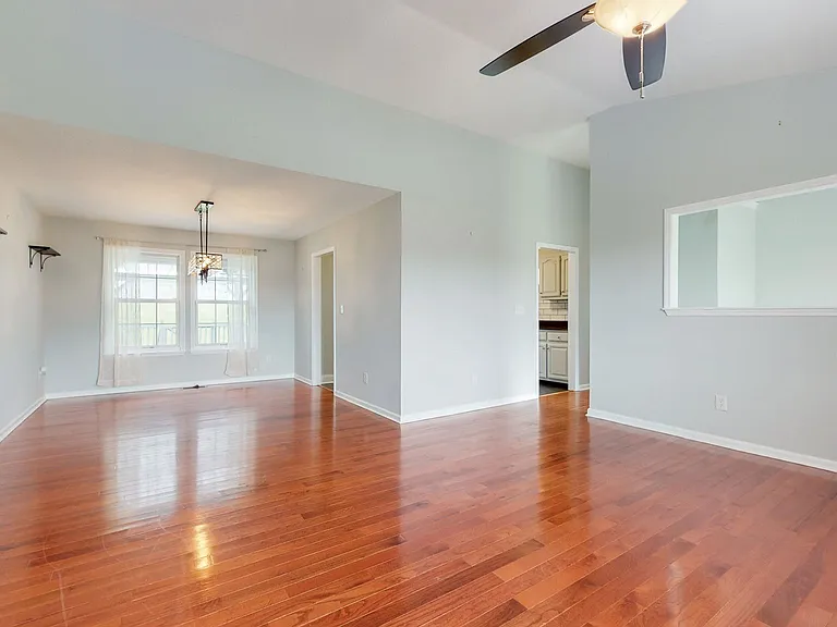 1504 Potter Dr — Photo 8