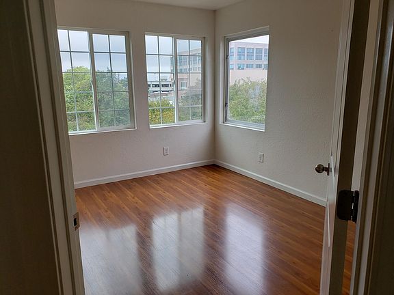 2nd image of 256 Willits St