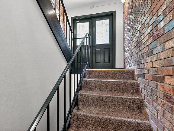 5th image of 902 N 21st St APT 1