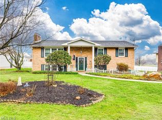1063 Oneida Trl SW, Hartville, OH