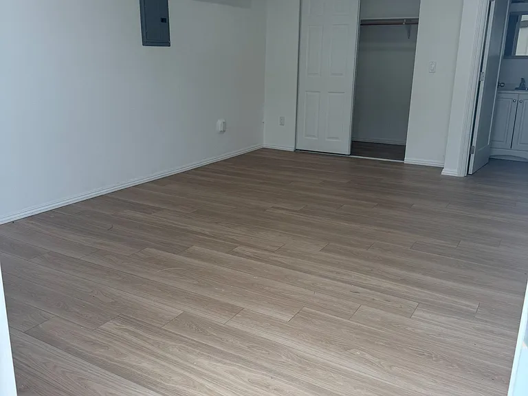 740 W 24th St. — Photo 23