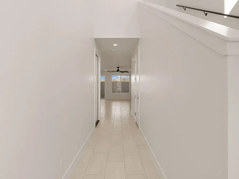 2433 Patricia Dr — Photo 5