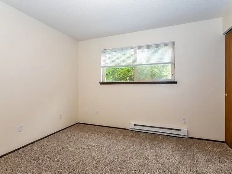 3021 S Orchard St W — Photo 18