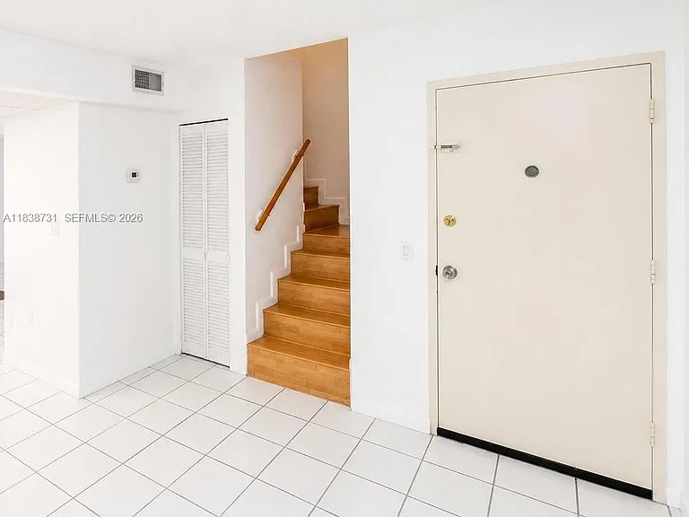 3862 NE 171st St #B — Photo 8