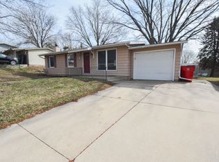 3960 Willow Heights Dr SW, Rochester, MN 55902