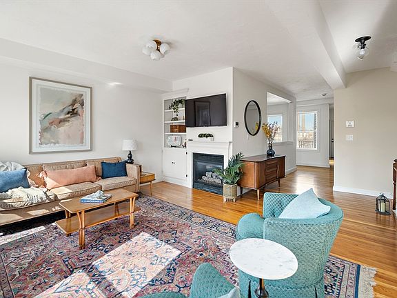 2nd image of 433 Bunker Hill St #2