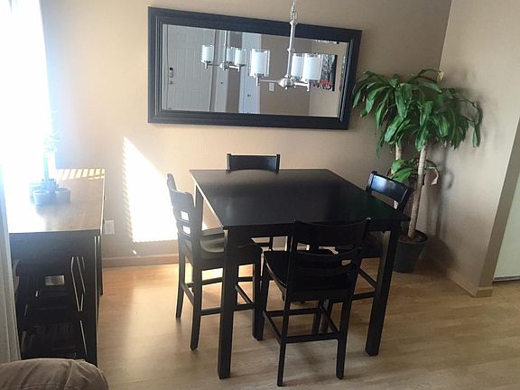 Dining area off kitchen