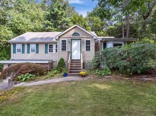 7 Church St, Dover, MA 02030