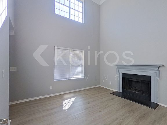 3rd image of 3160 Creekwood Dr
