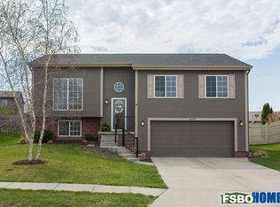 16909 Grand Ave, Omaha, NE 68116