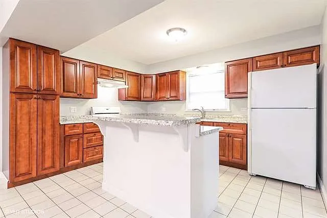 617 Fairview Ave — Photo 4